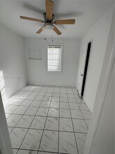 2420 NW 31st St in Miami, FL - Building Photo - Building Photo