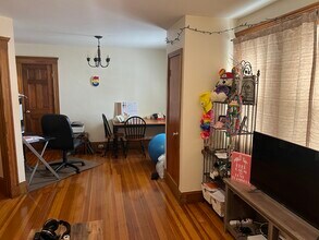 8 King Ave, Unit 1-2 in Medford, MA - Building Photo - Building Photo