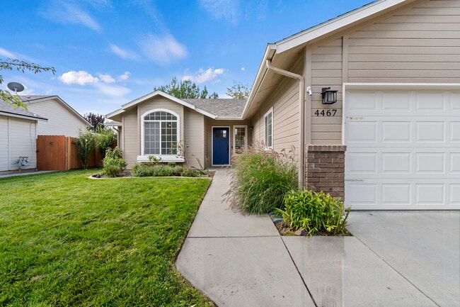 4467 S Falconrest Way in Boise, ID - Building Photo - Building Photo