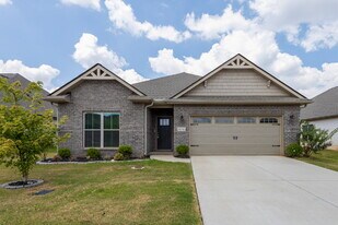 14741 Greenleaf Dr in Athens, AL - Building Photo