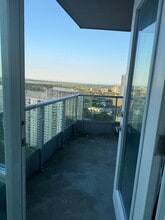 1 Elm Dr W in Mississauga, ON - Building Photo - Building Photo