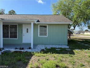 2228 Virginia Ave in Ft. Myers, FL - Building Photo - Building Photo
