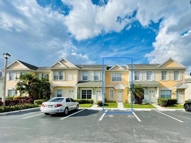 48 Whitehead Cir in Weston, FL - Foto de edificio - Building Photo