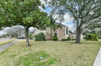 12114 Rocky Knoll Dr in Houston, TX - Foto de edificio - Building Photo