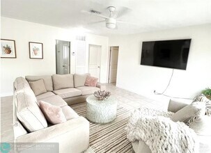 2200 SW 3rd Ave in Fort Lauderdale, FL - Building Photo - Building Photo