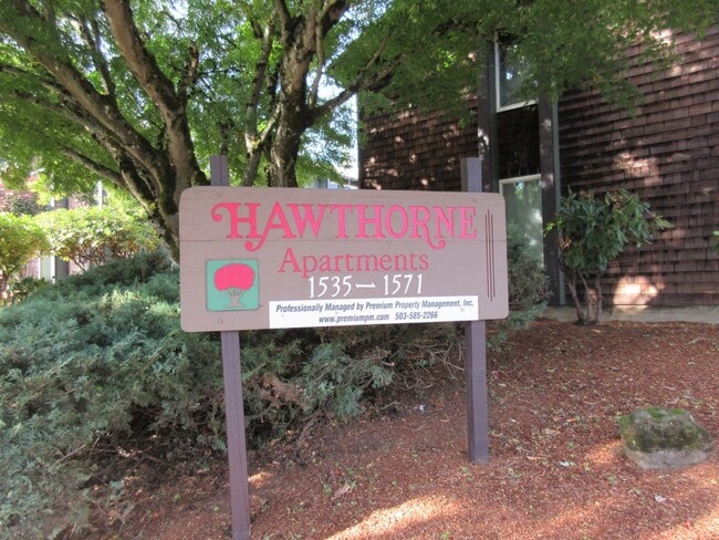 property at 1559 Commercial St SE