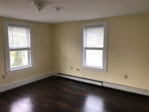 9 Elm St in Winchester, NH - Building Photo - Building Photo