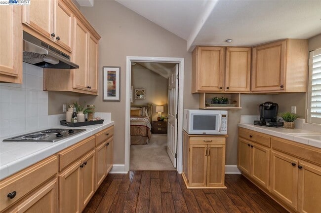 property at 3004 Lusitana Dr