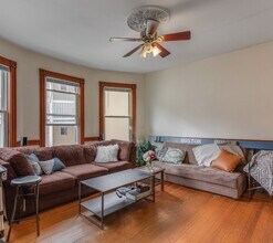 121 Calumet St, Unit 3 in Boston, MA - Building Photo - Building Photo