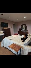100 Lance Cir, Unit Old Town Commons in Bridgeport, CT - Foto de edificio - Building Photo