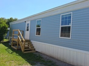 1800 E Graves Ave in Orange City, FL - Building Photo - Building Photo