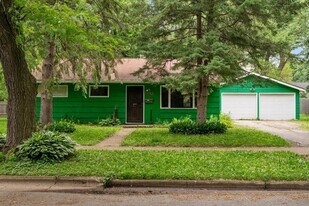 1210 Blaine Dr in Madison, WI - Building Photo