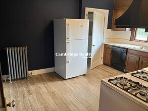 93 Hillside Rd, Unit 2 in Watertown, MA - Building Photo - Building Photo