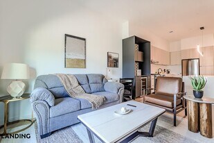 2623 Keene St, Unit 505 in Houston, TX - Building Photo