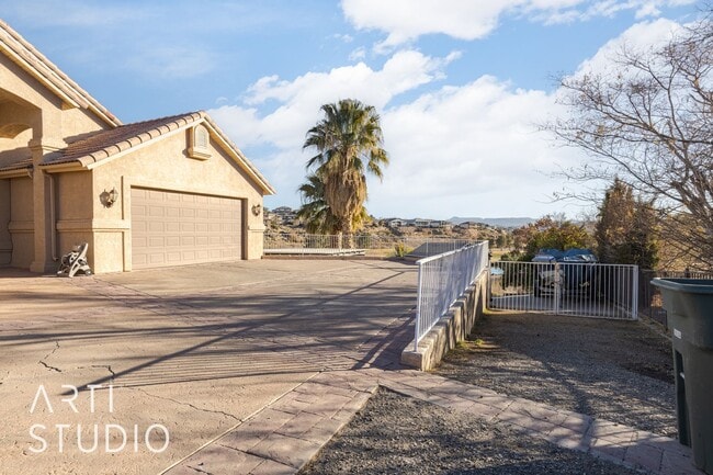 1185 Sherman Cir in Saint George, UT - Foto de edificio - Building Photo