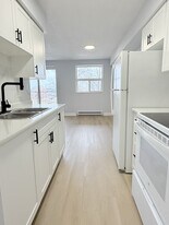 1071 McDougall St in Windsor, ON - Building Photo