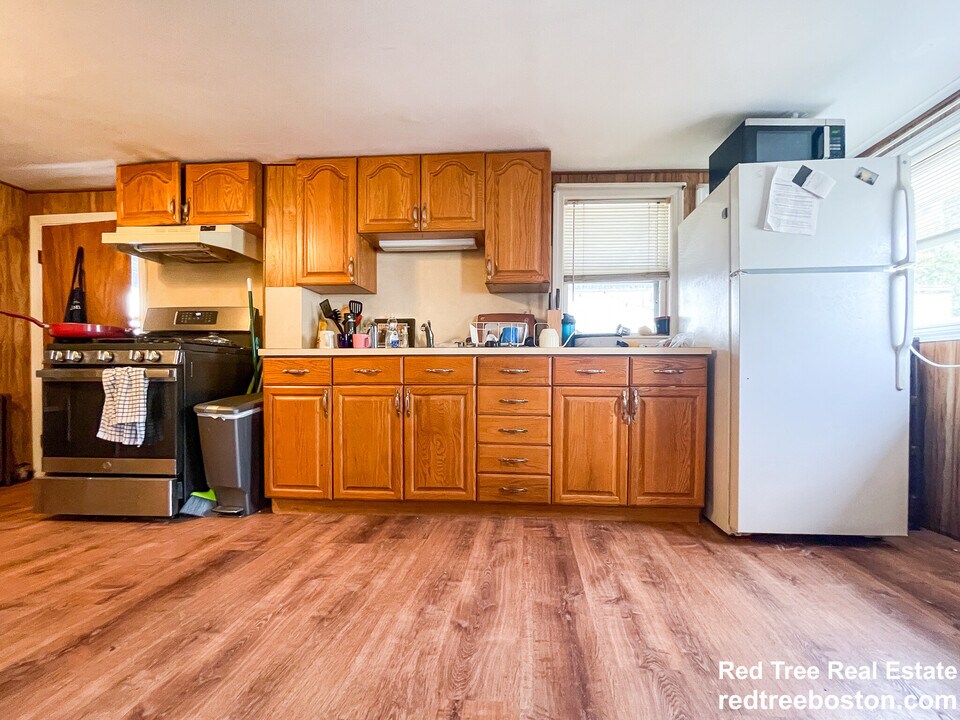 28A Cherry St, Unit 2 in Somerville, MA - Building Photo
