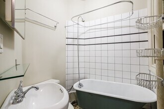 336 W 47th St in New York, NY - Building Photo - Building Photo