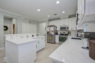 19 Canterborough Pl in Tomball, TX - Building Photo - Building Photo