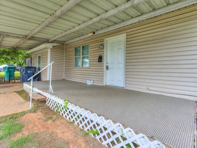 4205 NE 16th Terrace in Oklahoma City, OK - Building Photo - Building Photo