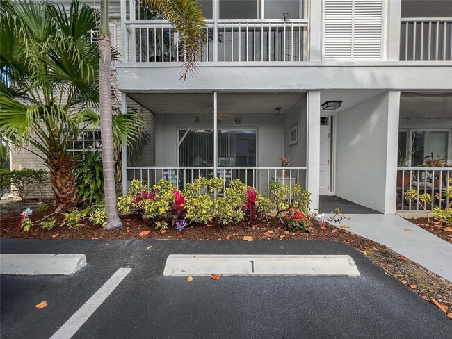 6239 Bay Club Dr in Fort Lauderdale, FL - Building Photo - Building Photo