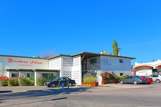 Broadway Village Apartments in Tucson, AZ - Building Photo - Building Photo