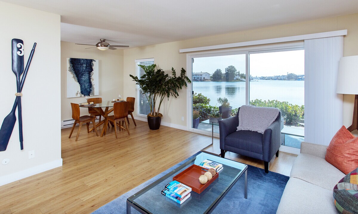 Waters Edge in Foster City, CA - Foto de edificio