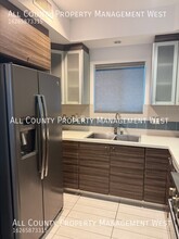 108 S Croft Ave in Los Angeles, CA - Building Photo - Building Photo