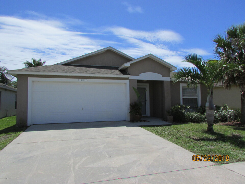 4054 Wilkes Dr in Melbourne, FL - Building Photo