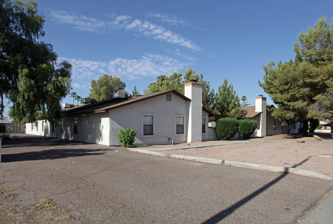 593-597 W Ray Rd in Chandler, AZ - Building Photo