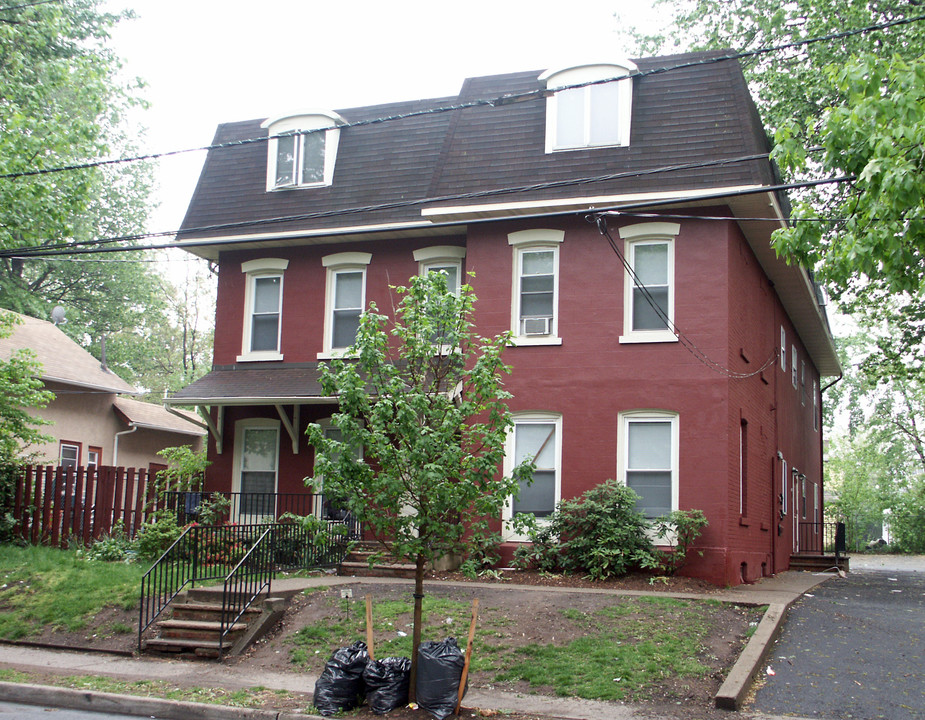 144 Elm St in Orange, NJ - Foto de edificio