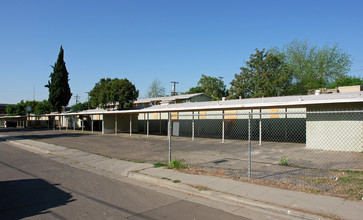 Park Avenue Apartments in Fresno, CA - Building Photo - Building Photo