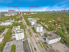 3071 SW 27th Ave in Miami, FL - Building Photo - Building Photo