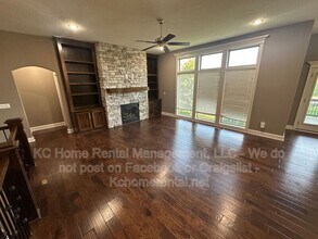 4513 Sienna Ridge in Riverside, MO - Building Photo - Building Photo