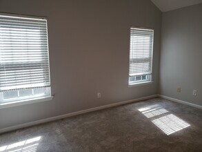 245 Hallwood Ct in Holly Springs, NC - Building Photo - Building Photo