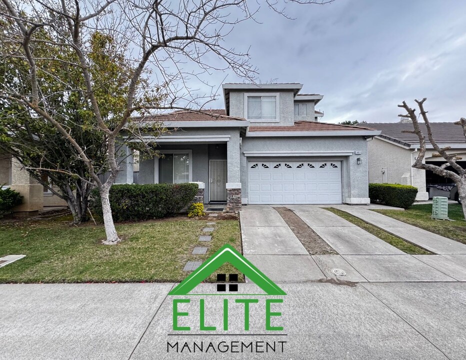 3917 Renwick Ave in Elk Grove, CA - Building Photo