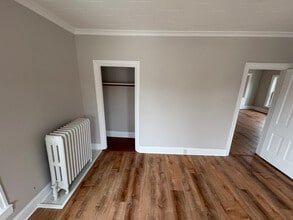 302 W 10th Ave in Oshkosh, WI - Foto de edificio - Building Photo