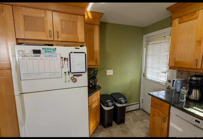 30 1/2 Bartlett Ave in Norwalk, CT - Building Photo - Building Photo