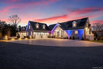 19 W Tiana Rd in Hampton Bays, NY - Building Photo - Building Photo