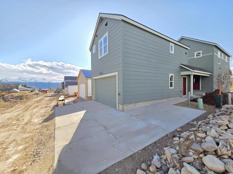 611 E 12th St in Leadville, CO - Building Photo