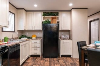 10415 Moon Mdw Ln in Tyler, TX - Building Photo - Building Photo