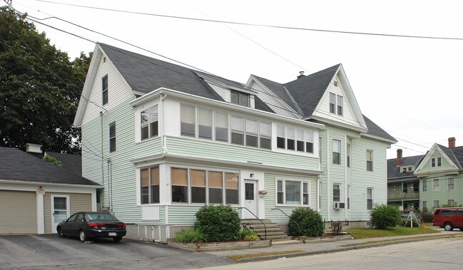 92 Winter St in Auburn, ME - Foto de edificio - Building Photo