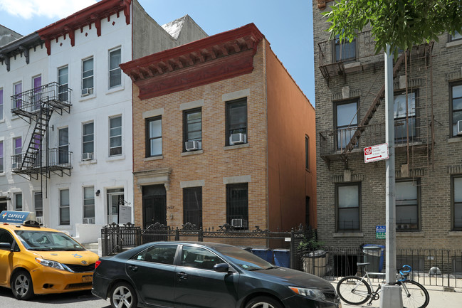 24-22 41 street - Brick 2-Family w/ air right in Astoria, NY - Building Photo - Building Photo