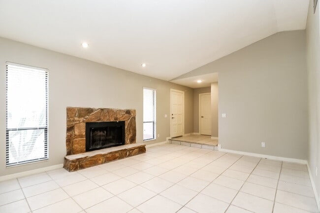 5503 Bluejay Ln in Tampa, FL - Foto de edificio - Building Photo