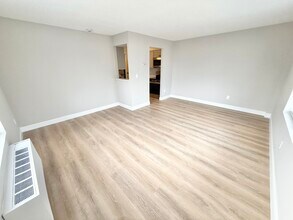 69 Msgr Patrick J Lydon Way, Unit 306 in Boston, MA - Foto de edificio - Building Photo