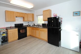 2585 Keel Ct in Fairbanks, AK - Building Photo - Building Photo
