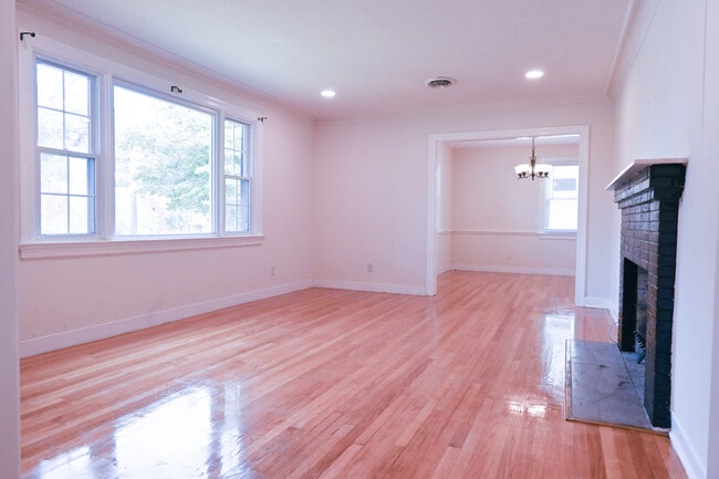 6013 Patterson Ave in Richmond, VA - Building Photo - Building Photo