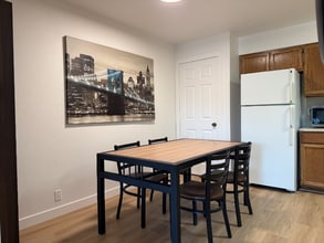 284 E 600 N, Unit 11 in Provo, UT - Foto de edificio - Building Photo