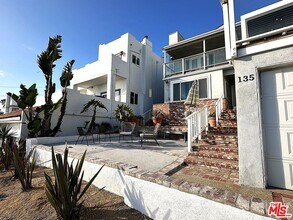 135 Napoleon St in Los Angeles, CA - Building Photo - Building Photo