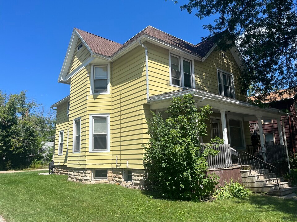 149 E 2nd St in Fond du Lac, WI - Building Photo